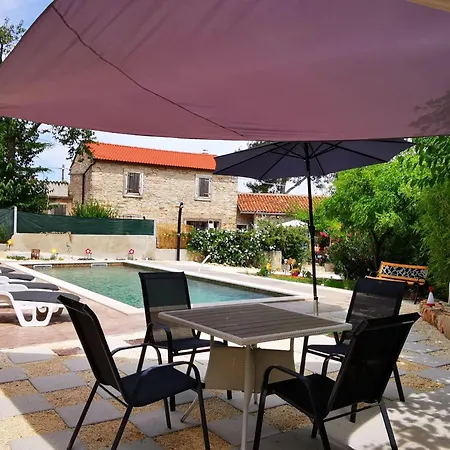 De 1 Eti Und Mia Haus By Interhome